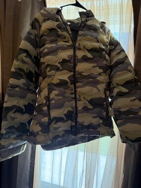 Camo Puffer Jacket - Green & Olive